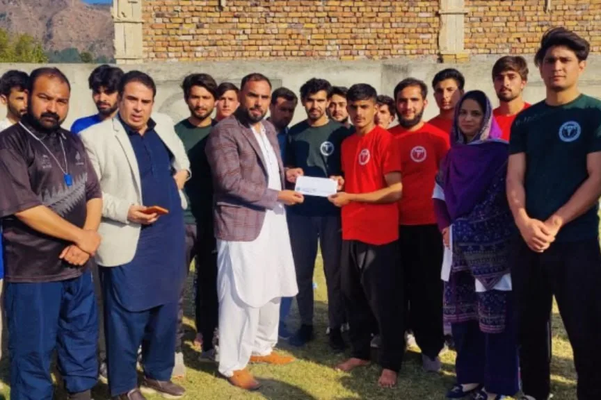 Prize-giving to students at a College event